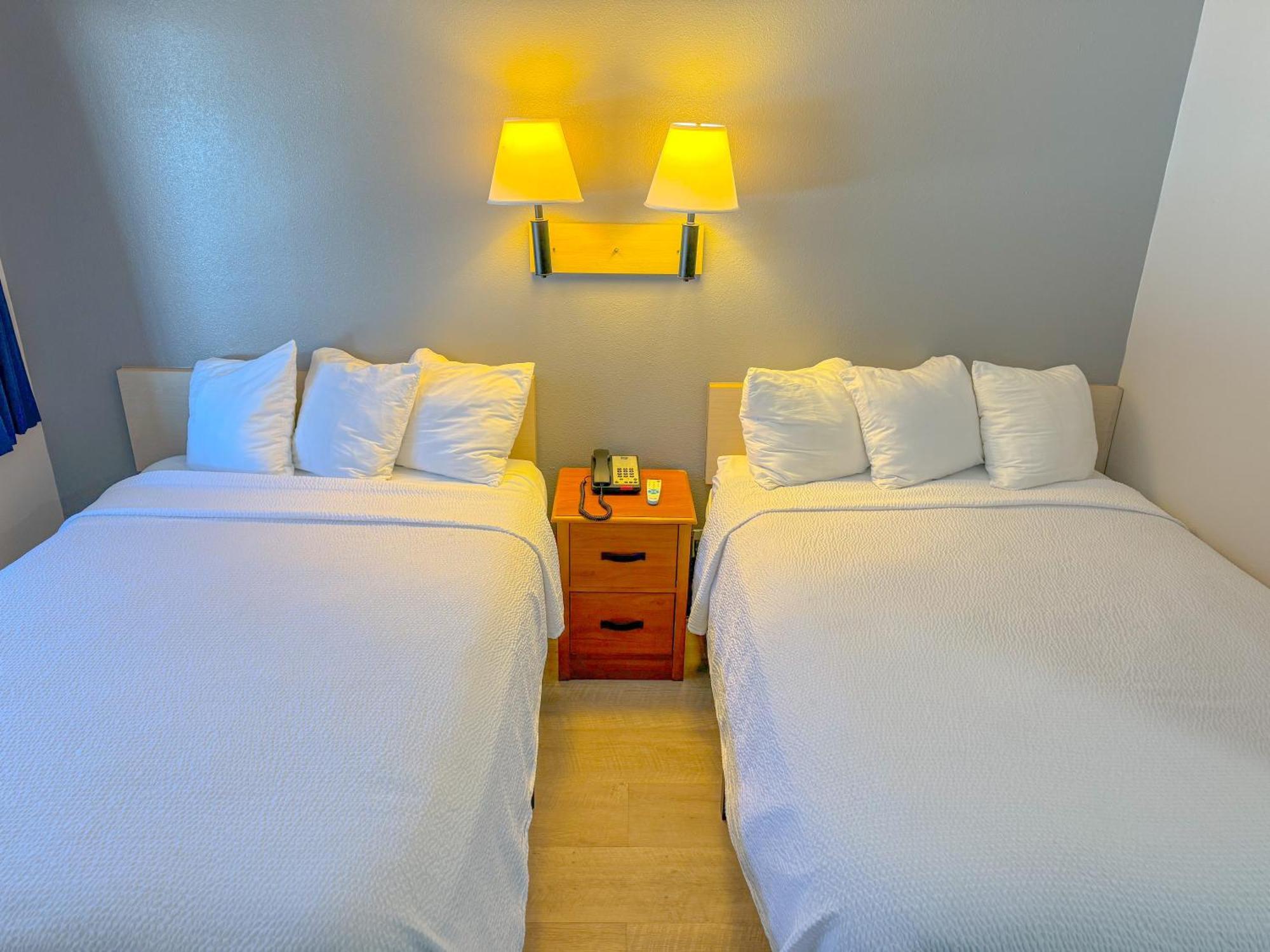 Super 7 Motel Coralville Εξωτερικό φωτογραφία