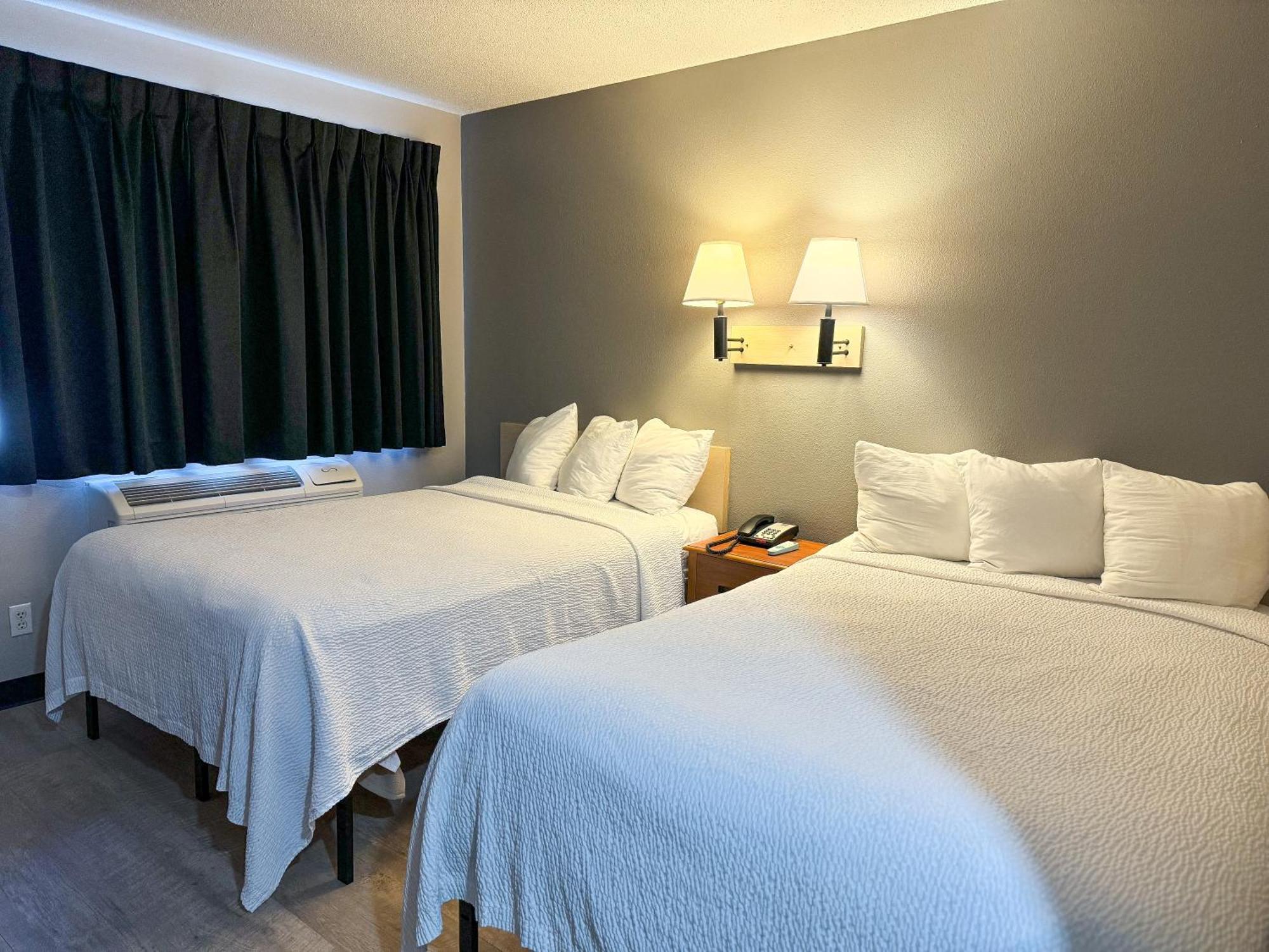 Super 7 Motel Coralville Εξωτερικό φωτογραφία