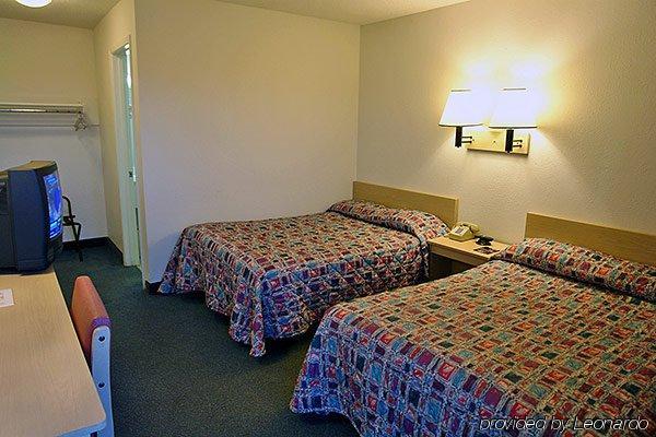Super 7 Motel Coralville Εξωτερικό φωτογραφία