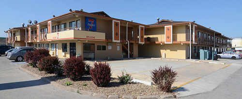 Super 7 Motel Coralville Εξωτερικό φωτογραφία